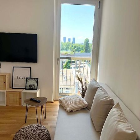 Donaublick Oasis: Stylische Wohnung Vienna Exterior photo