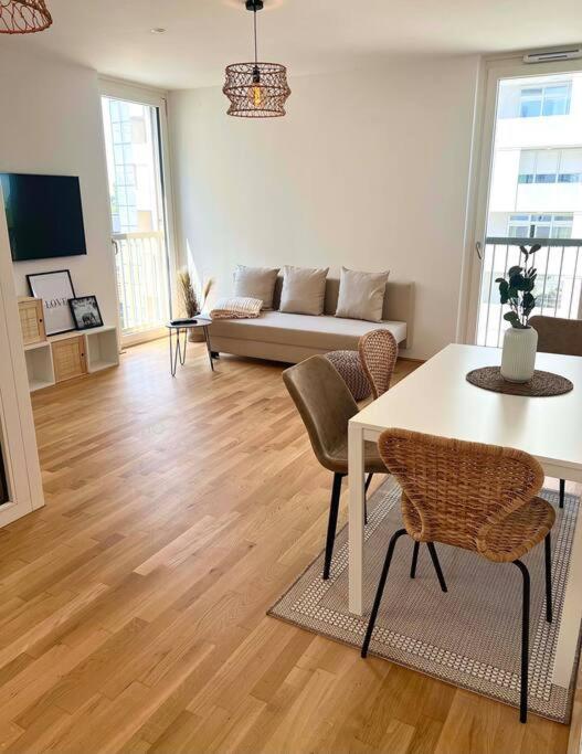 Donaublick Oasis: Stylische Wohnung Vienna Exterior photo